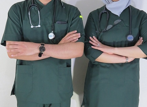 البسه پزشکی کیمیا سبک مناسب مراکز درمانی